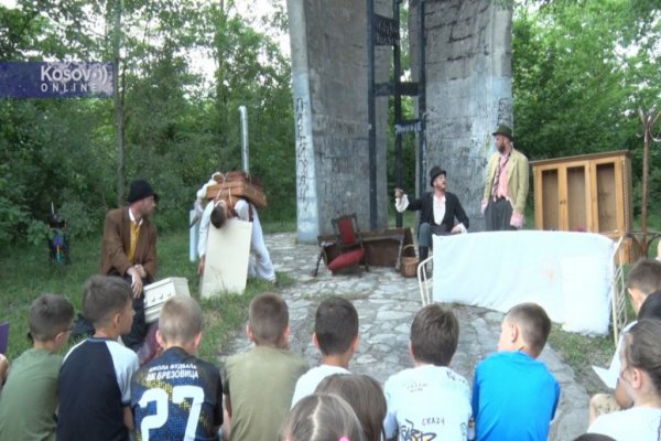 Представа „Чекајући крај партије“ под ведрим небом на Брезовици