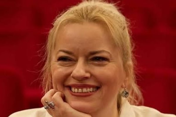 Дошло је време кад мора да се „заталаса“: Редитељка Оливера Ђорђевић поводом београдске премијере представе „То смо ми“ Народног позоришта Приштина