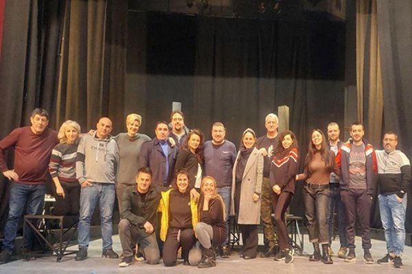 Николић и Парлић посетиле Народно позориште Приштине и пружиле подршку Канцеларије за КиМ