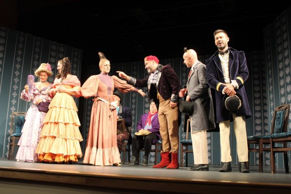 "Женидба" приштинског позоришта одиграна у Требињу: Комад који превазилази театар