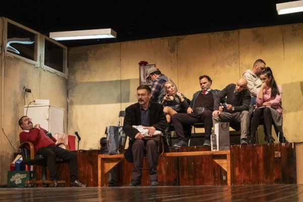 Фестивал позоришта “Златна вила”: “Представа Хамлета у селу Мрдуша Доња” награђена аплаузима публике