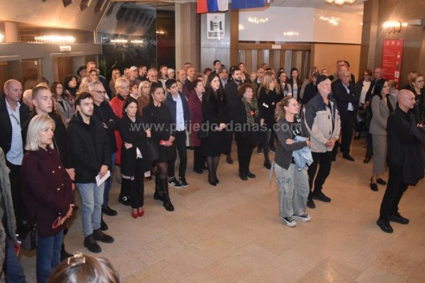 У Приједору свечано отворен 18. Међународни фестивал позоришта “Златна вила”