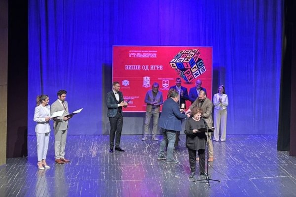 Завршена 18. “Златна вила”: НАЈВИШЕ НАГРАДА ПРЕДСТАВИ „СМРТ НА ДОПУСТУ“