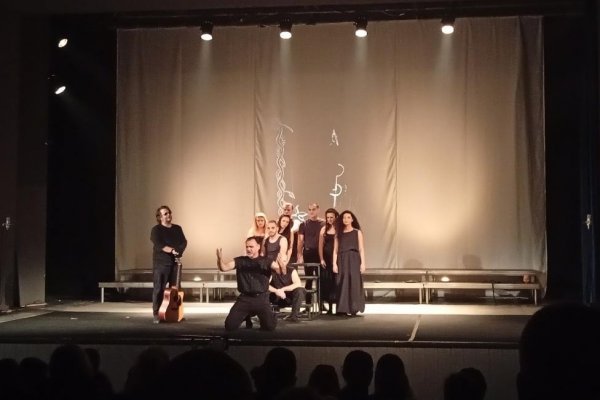 О представи “Косовски циклус”: Да ли се Косовски циклус циклично понавља или се круг затворио?