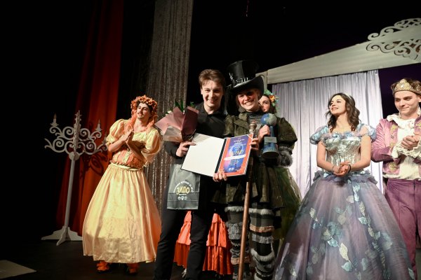 Катарина Кљутић глумица вечери на Фестивалу представа за децу ЗИПО у Алексинцу