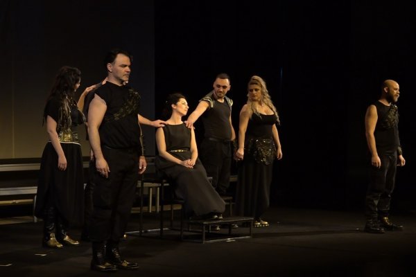 Херцег Нови: „Косовски циклус“ отворио 31. Херцегновске априлске позоришне свечаности